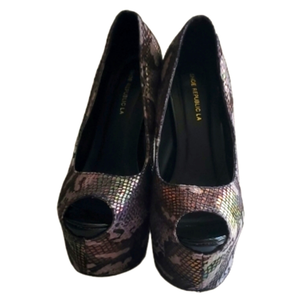 SHOE REPUBLIC LA Stiletto Pump